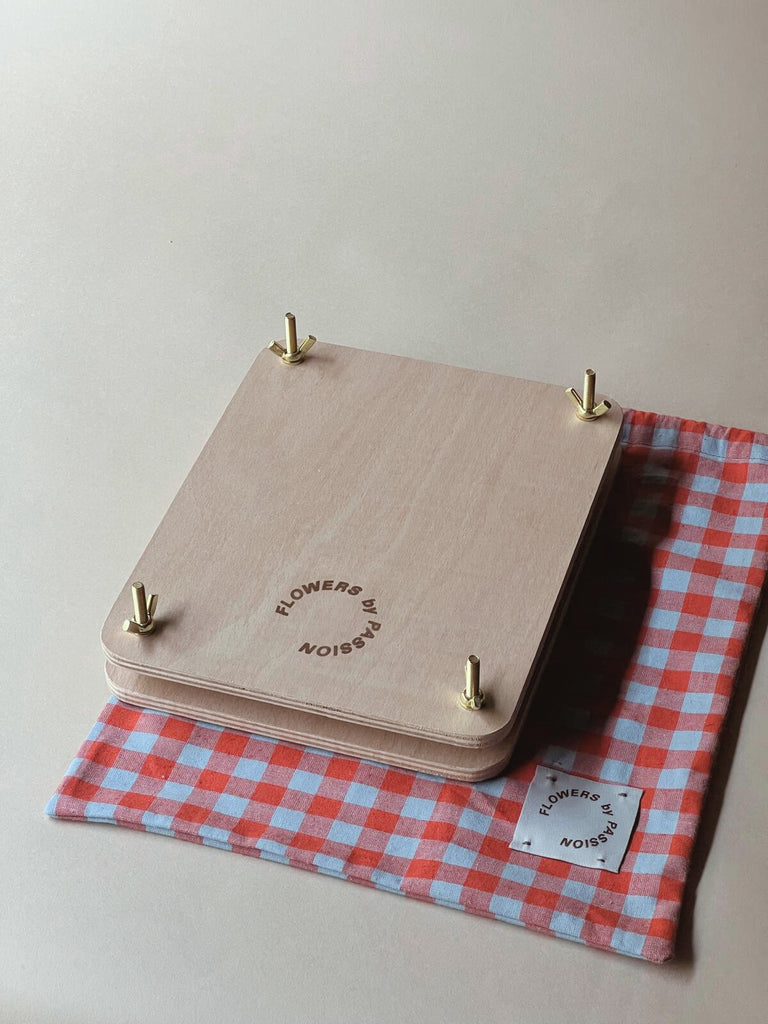 Flower press kit - red & blue