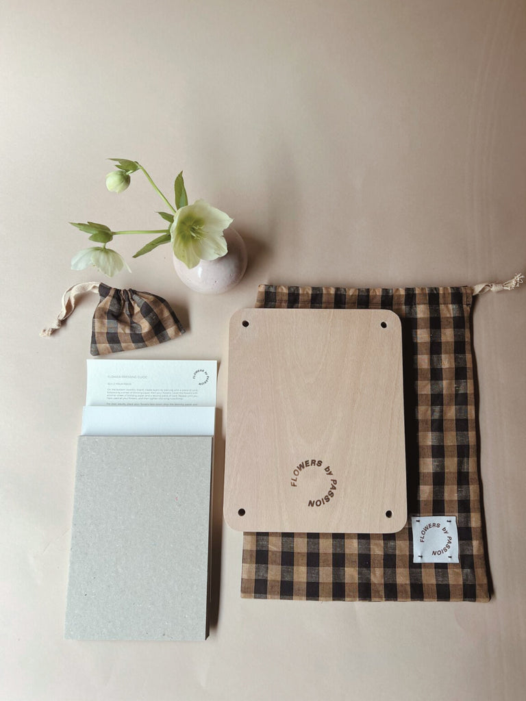 Flower press kit - black & coffee