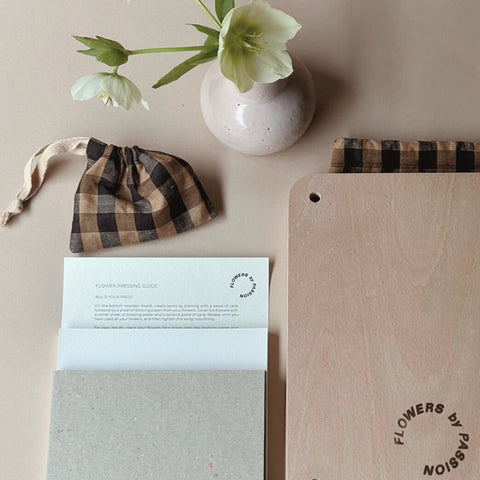 Flower press kit - black & coffee